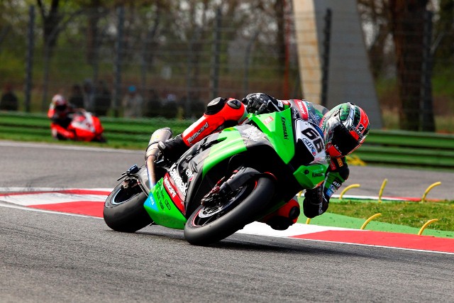 651_R02_Sykes_action-sm Tom Sykes (Kawasaki Racing Team) set quickest time in the official one-day Superbike test session at Imola.