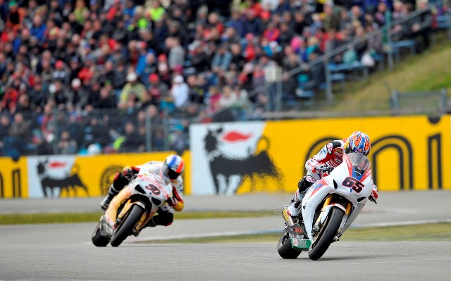 Honda World Superbike team rider Jonathan Rea (nO. 65) took his first win of the year in the second full 22-lap race. 