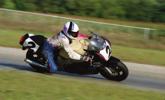 Rodden - HRT Steve Rodden races the Human Race Team Yamaha en route to victory in the WERA National Endurance race at Blackhawk Farms Raceway in Sept. of 1990. (Larry Lawrence photo)