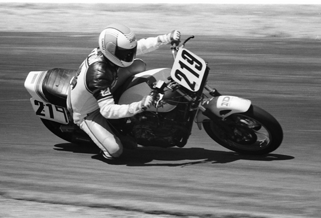 Statum, Terry - Willow 1986 Terry Statum races what looks like a Yamaha XJ550 during an AFM club race at Willow Springs in 1986. The sport touring XJ550 wasn’t a popular road racing machine, but Statum looks like he’s doing just fine on the bike. (Larry Lawrence photo)
