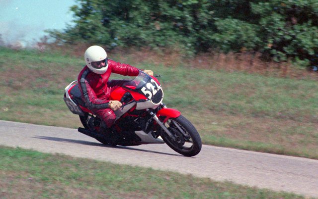 Neil Tolhurst races his Yamaha RZ350 in a WERA sprint race at Grattan Raceway in September of 1984. Tolhurst was one of the leading novice riders in WERA’s North Central Region in the middleweight classes. The RZ350 was the workhorse of club racers across the country in the early-to-mid 1980s. (Larry Lawrence photo)
