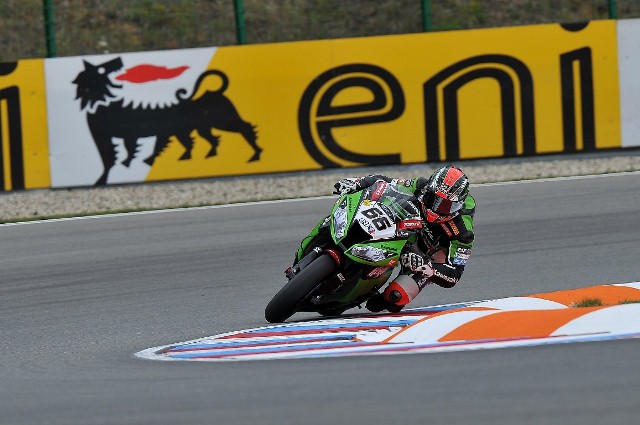 At Brno Tom Sykes (Kawasaki Racing Team) took pole for the seventh time this season. His winning lap time of 1 minute 58.010 was a new best lap. 