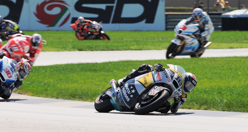Moto2 rider Thomas Luthi likes to corner low. (Larry Lawrence photo)