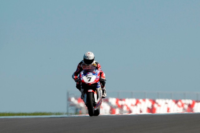 Test_Checa_action-sm Carlos Checa (Althea Racing Ducati) led the way in testing for the eni FIM Superbike World Championship runners at Moscow Raceway, heading up the 21-strong group as World Superbike ventured onto the new circuit for the very first time.
