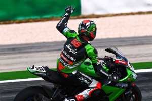 Full wet conditions arrived on Sunday morning and they were to play a part in the race being halted because of an oil spill after a crash. A restarted race, over only 16 laps, was won by Sykes who scored his third win of the season.