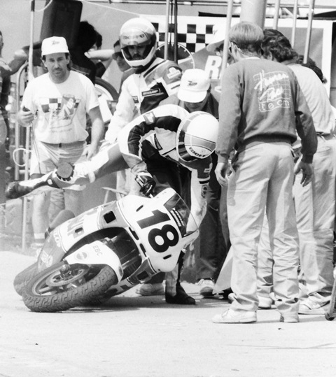 Honda of Niles - Talladega 1990 Honda of Niles shows how not to execute a pit stop during a WERA National Endurance race at Talladega Gran Prix Raceway in March of 1990. They recovered to win their class. (Larry Lawrence photo)