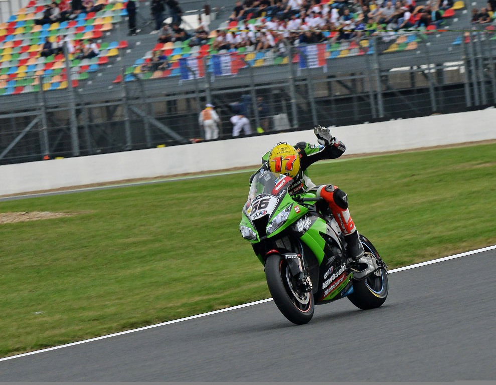 Tissot-Superpole was won for the ninth time in 2012 by Kawasaki Racing Team rider Tom Sykes, after a he set a new track best of 1 minute 36.950 seconds in Superpole 3 at Magny-Cours.