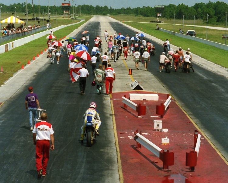 Moroso start This photo shows a unique angle of a unique starting grid. This is Moroso Motorsports Park during a WERA Pro Formula USA weekend in the early 1990s. It shows the starting area in laid out on the twin lanes of a drag strip. (Greg Sickmeier Collection)