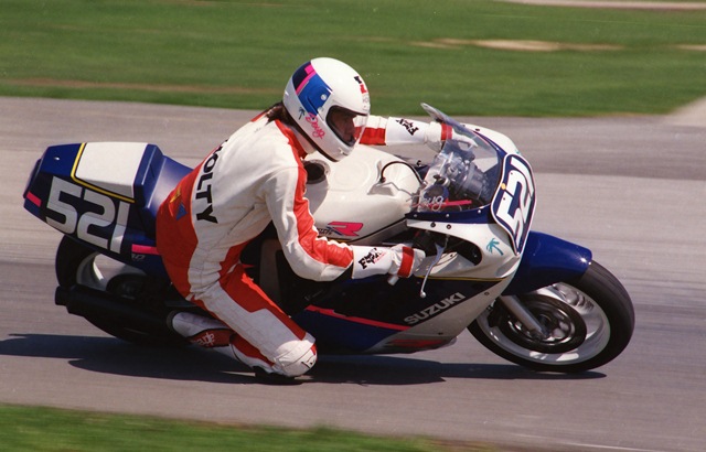 Indianapolis area rider Doug Sholty races his Suzuki GSXR750 on his way to a second-place finish behind Bob Sandy in a WERA B Superbike Novice in April of 1988. (Greg Sickmeier Collection)