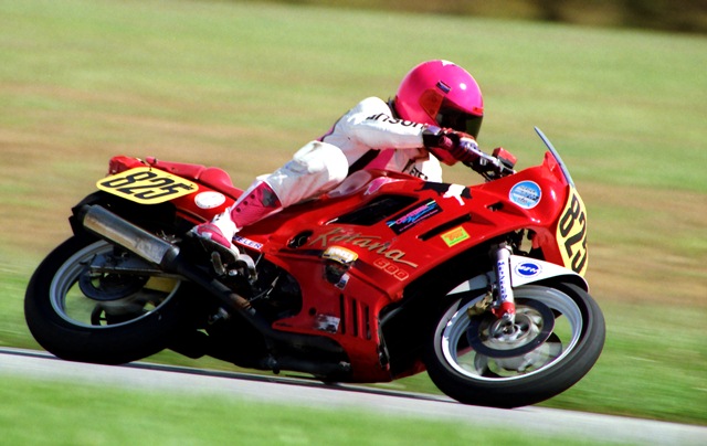 Peter Jones races the Team Swine Dudes Suzuki Katana 600 at Indianapolis Raceway Park during a Kerker/SBS WERA National Endurance race in October of 1990. (Larry Lawrence photo)
