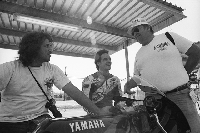 Tom Houseworth, Cal Rayborn III and Bill Spencer have a laugh before the start of the 1989 Daytona 600 Supersport race. (Larry Lawrence photo)