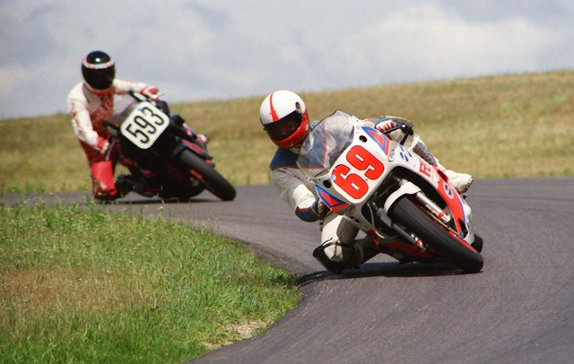 Welty - Burcham - Grattan 1987 Ken Welty races the Genesis Racing Yamaha FZR1000 ahead of Gene Burcham on the Dreyer Racing Honda 600 Hurricane through Grattan Raceway’s turn four during a WERA/EBC Brakes National Endurance round on July 4, 1987. The two teams were battling for a podium spot. (Larry Lawrence photo)