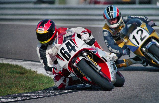 Nick Ienatsch leads Alain Dua during the Daytona International Lightweight (250 Grand Prix) race in March of 1990. (Larry Lawrence photo)