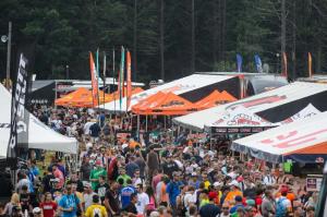 Thousands of fans lined the pits for the final Moto-X 338 National (Courtesy: Simon Cudby)