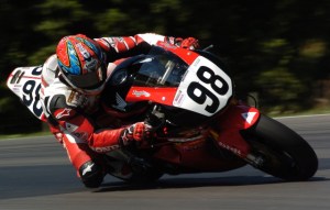 Jake Zemke racing the factory Honda in 2006, the last year Honda won an AMA Superbike race. Honda’s current winless streak is the longest it’s endured in the history of AMA Superbike racing. (Larry Lawrence photo)