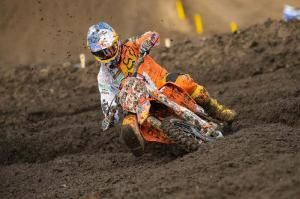 Ken Roczen (94) secured his first overall win in the 250 Class since Round 1 Courtesy: Simon Cudby