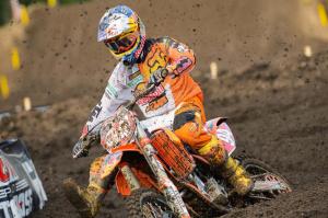Ken Roczen (94) has a slight edge over the 250 Class heading into Round 8. (Courtesy: Simon Cudby)