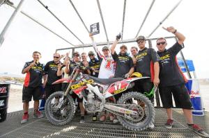 The GEICO Honda team celebrates Eli Tomac's first 250 Class Championship Courtesy: Simon Cudby