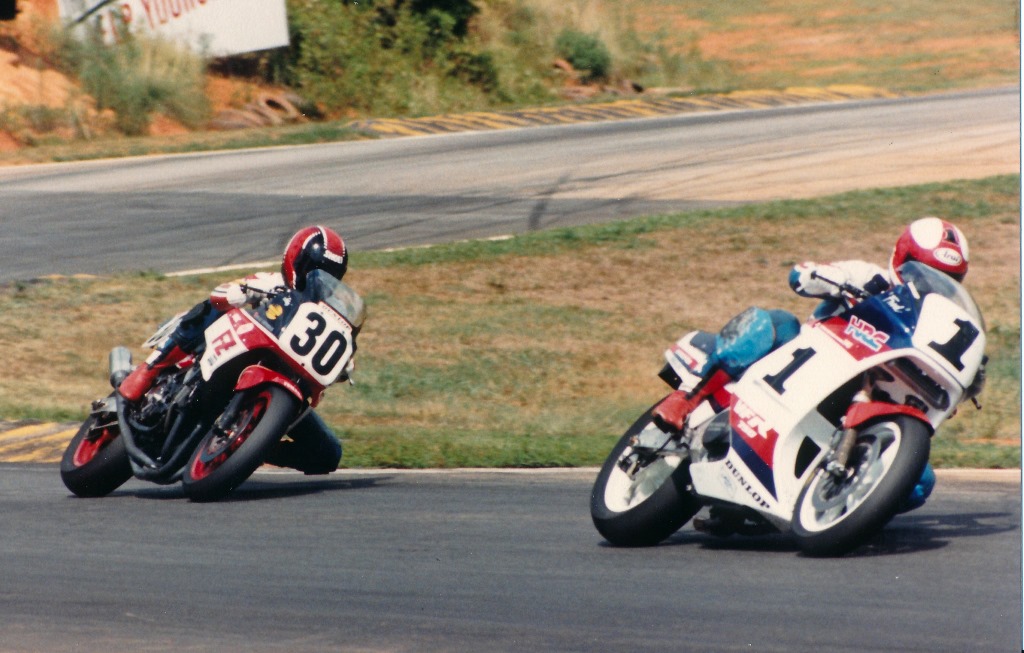 Factory Honda Superbike rider Fred Merkel and Yamaha’s John Kocinski battle at the AMA Superbike race at Road Atlanta in 1986. No one knew at the time both of these riders would go on to be world champions. (Rick Leventhal Collection)